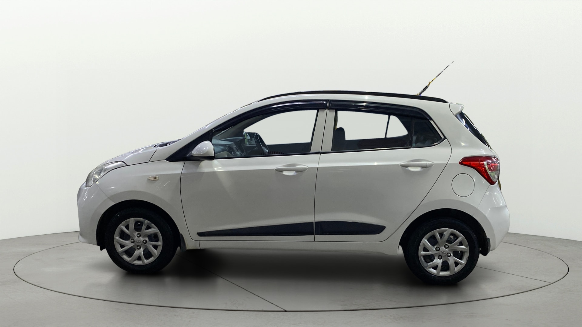 View 2019 Hyundai Grand i10 Magna 1.2 Kappa VTVT Image 5 Used 2019 Hyundai Grand i10 Magna 1.2 Kappa VTVT Image 5