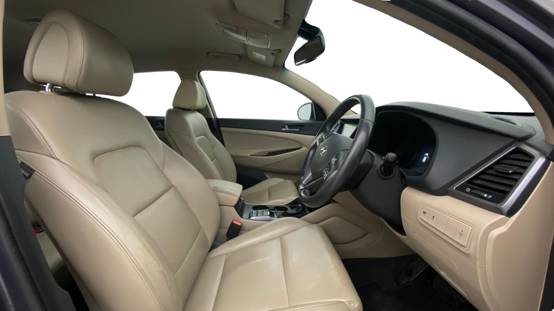 View 2017 Hyundai Tucson R 2.0 6-Speed Automatic GL BS IV Image 27 Used 2017 Hyundai Tucson R 2.0 6-Speed Automatic GL BS IV Image 27