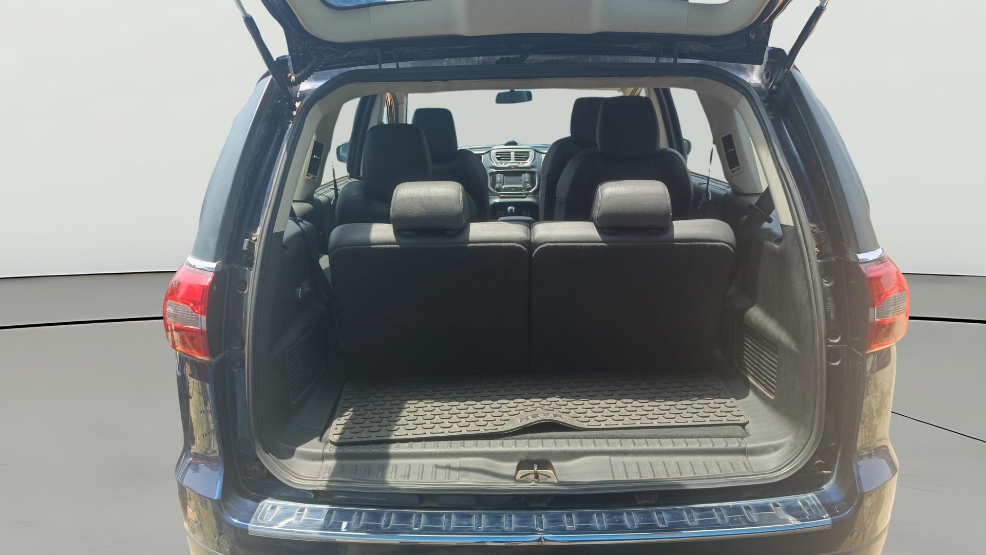 View 2017 Tata Hexa XT 4X4 Image 39 Used 2017 Tata Hexa XT 4X4 Image 39