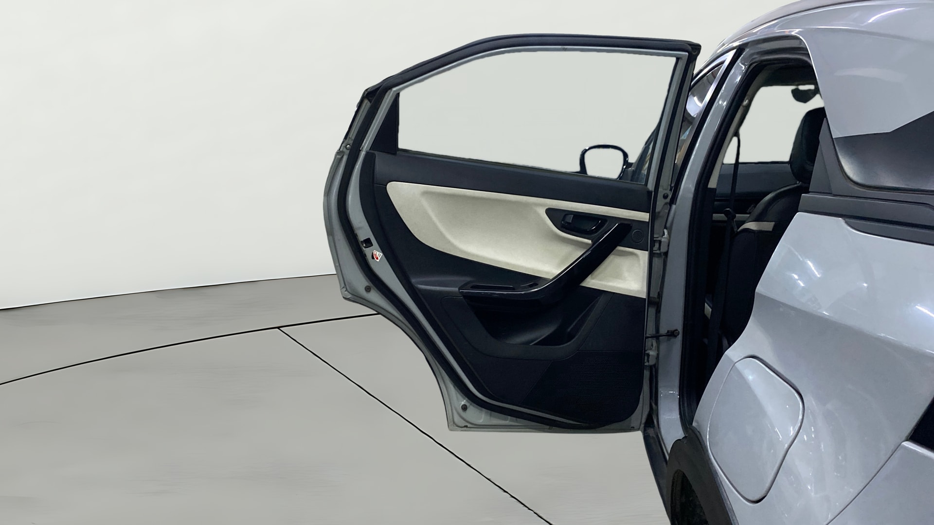 View 2023 Tata Nexon Revotron XE Image 15 Used 2023 Tata Nexon Revotron XE Image 15
