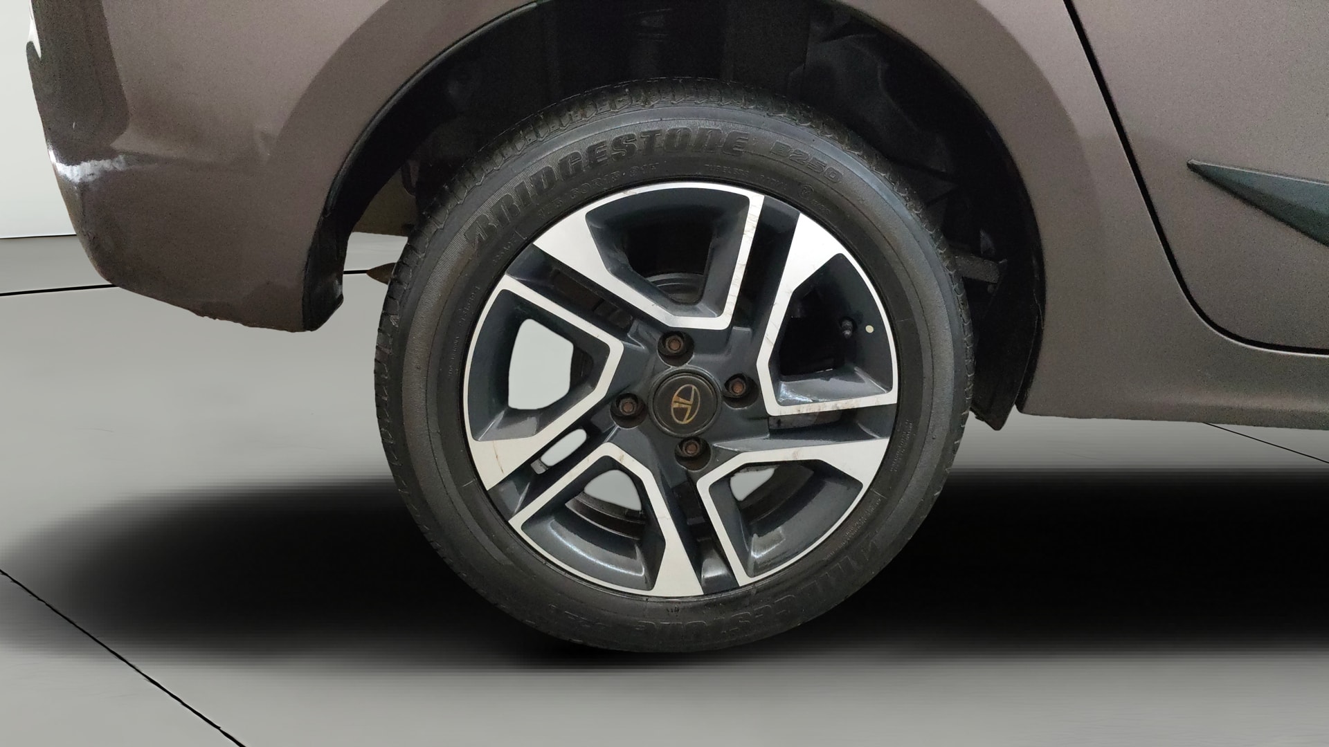 View 2020 Tata Tigor XE Diesel Image 24 Used 2020 Tata Tigor XE Diesel Image 24