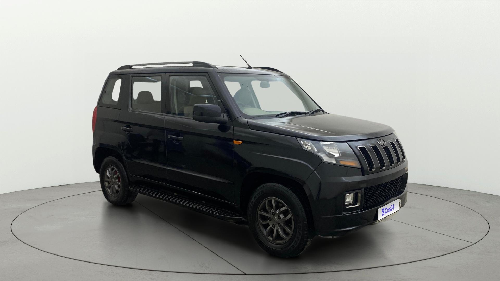 View 2018 Mahindra TUV300 T10 100HP AMT Image 36 Used 2018 Mahindra TUV300 T10 100HP AMT Image 36