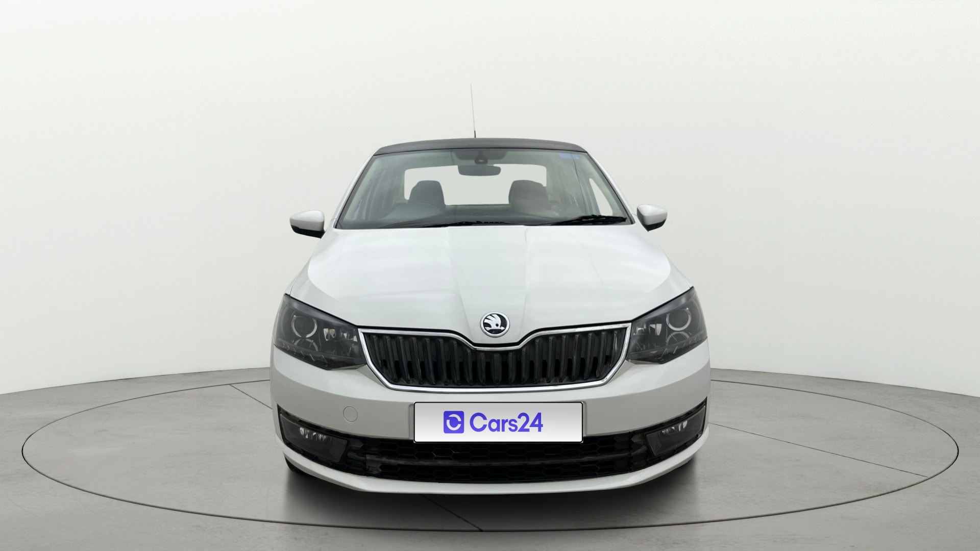 View 2017 Skoda Rapid 1.6 MPI Style Plus AT Image 1 Used 2017 Skoda Rapid 1.6 MPI Style Plus AT Image 1