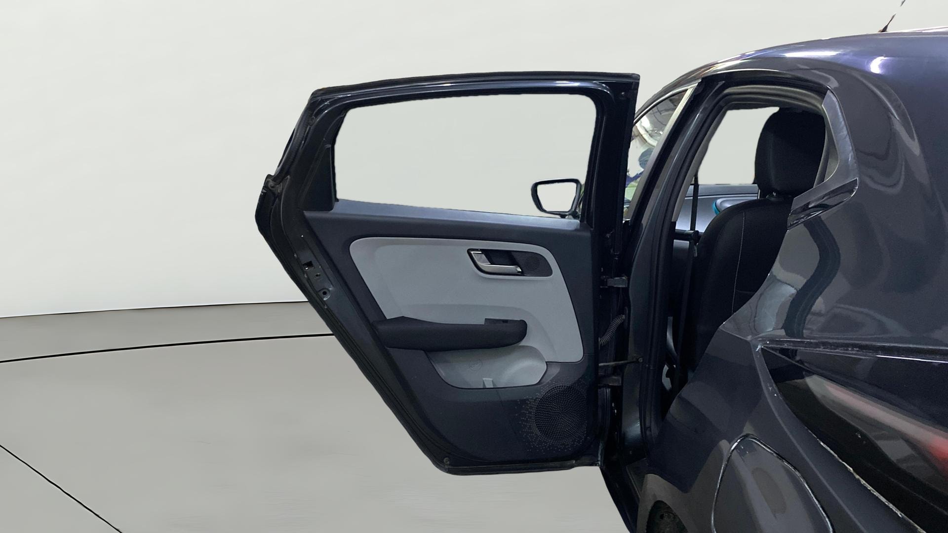 View 2020 Tata Altroz XZ Petrol Image 23 Used 2020 Tata Altroz XZ Petrol Image 23