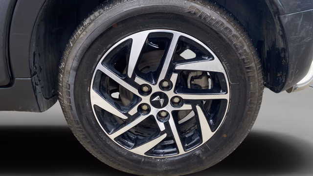 View Mahindra XUV 3XO Image 11 Used Mahindra XUV 3XO Image 11