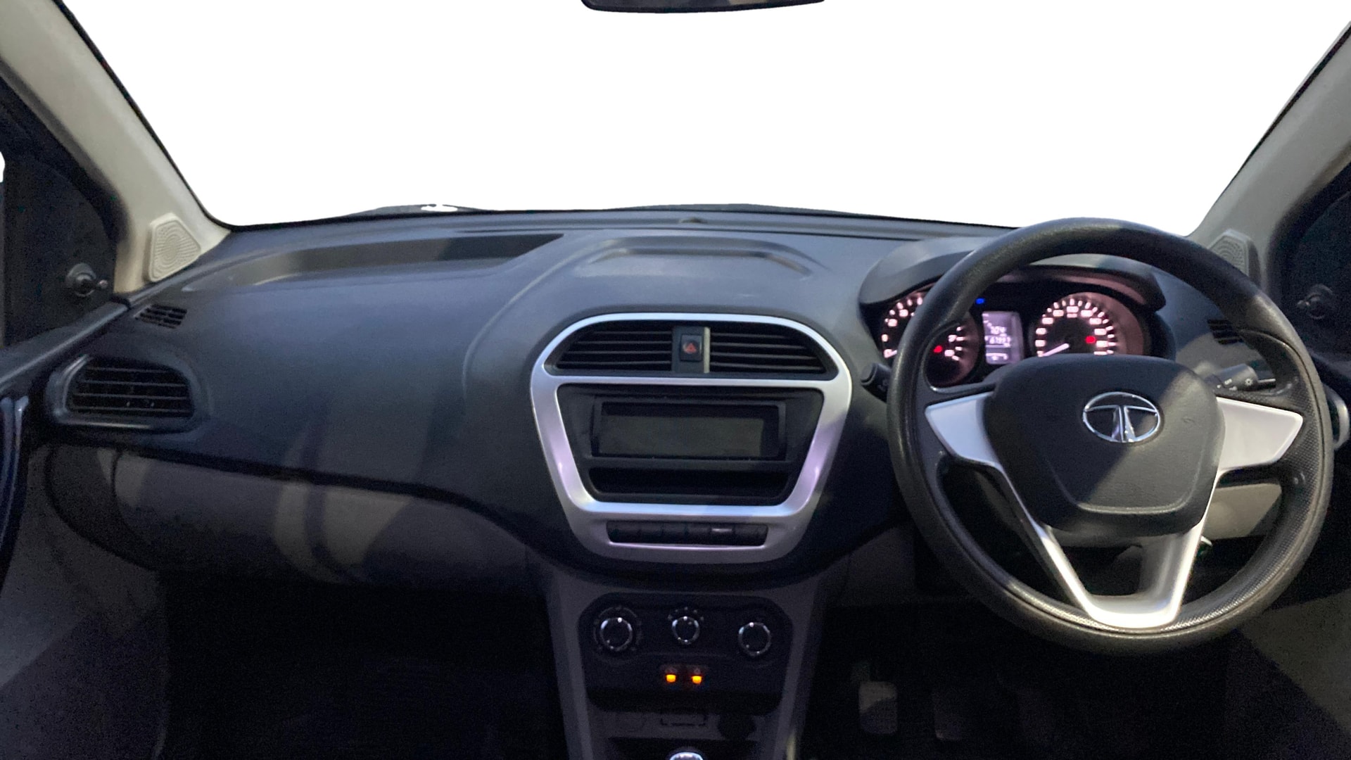 View 2017 Tata Tiago Revotorq XB Image 14 Used 2017 Tata Tiago Revotorq XB Image 14