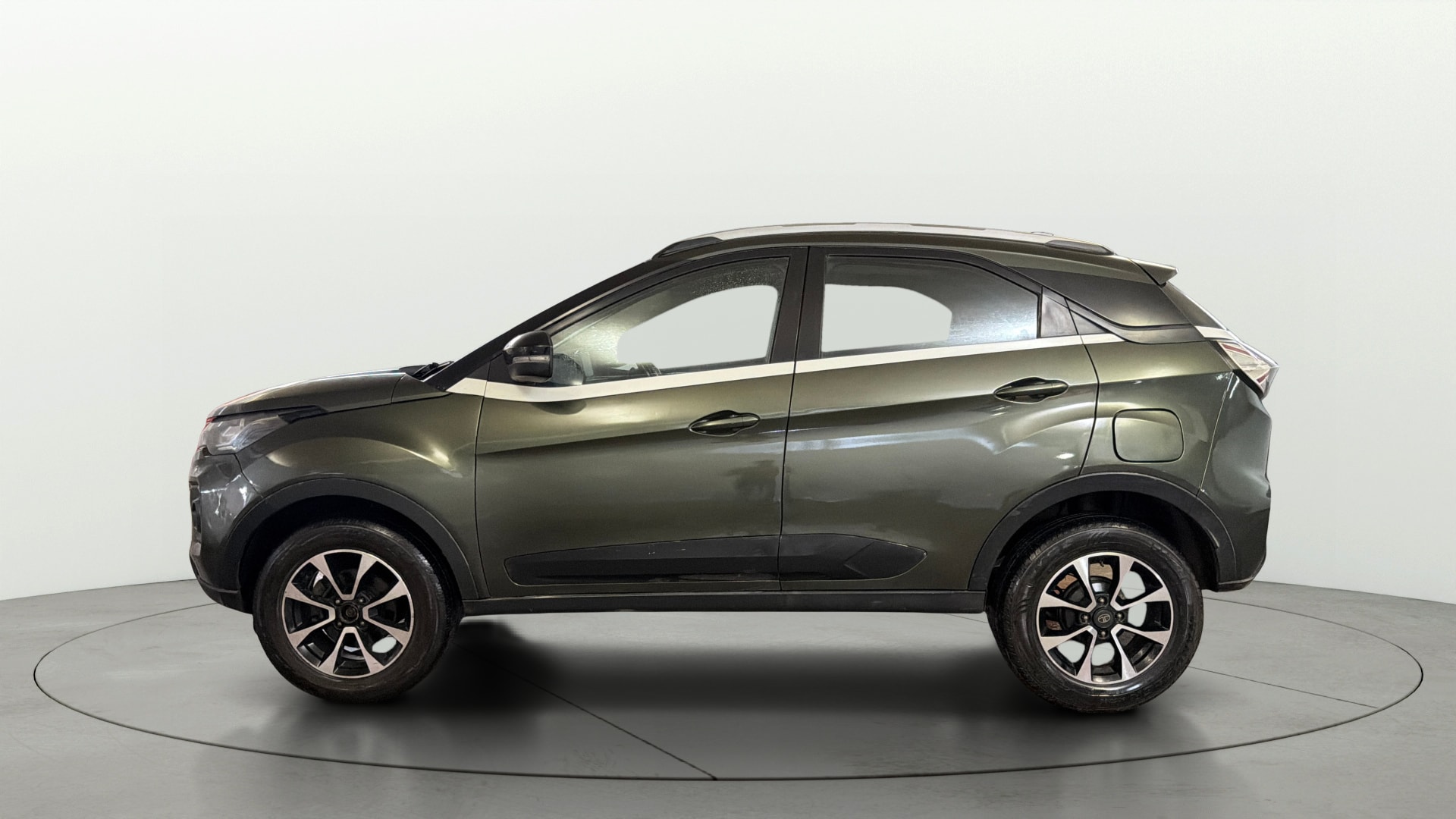 View 2021 Tata Nexon Revotron XE Image 5 Used 2021 Tata Nexon Revotron XE Image 5