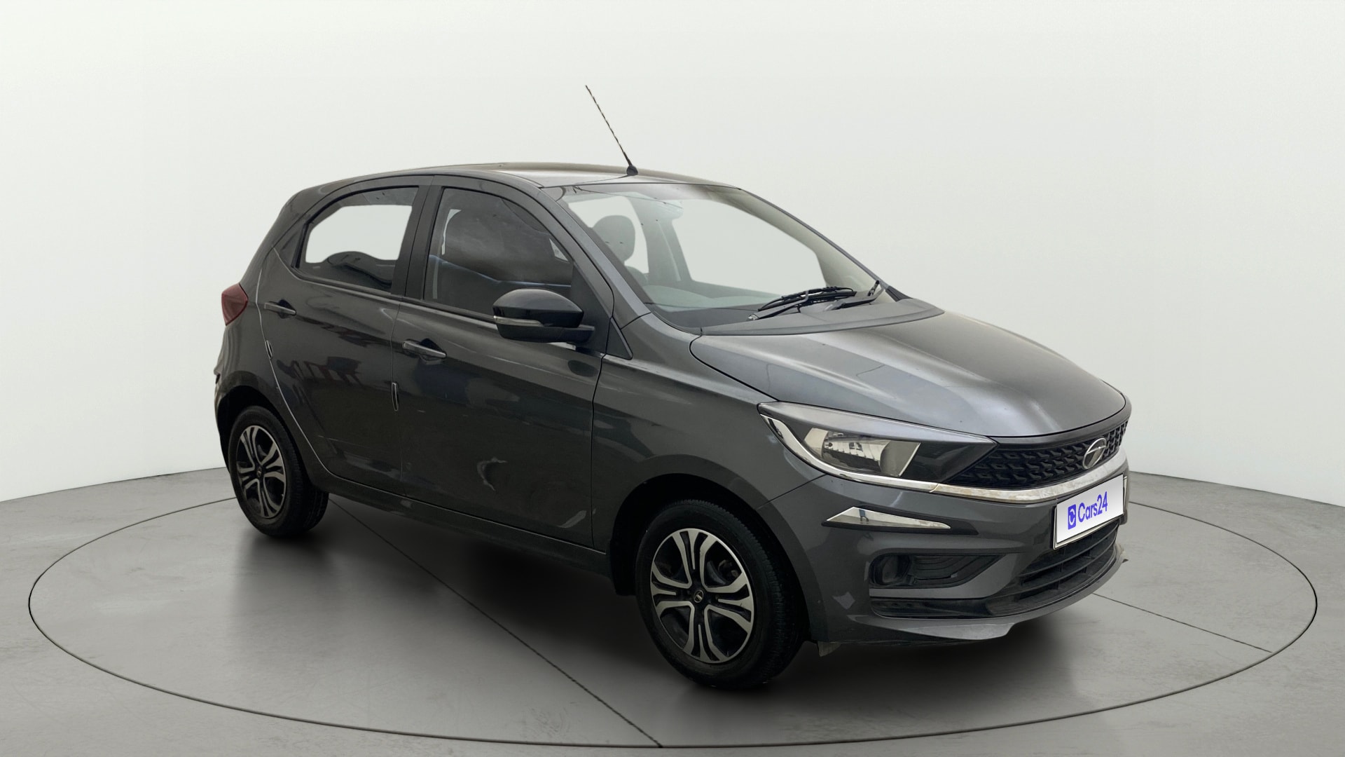 View 2022 Tata Tiago Revotorq XB Image 21 Used 2022 Tata Tiago Revotorq XB Image 21