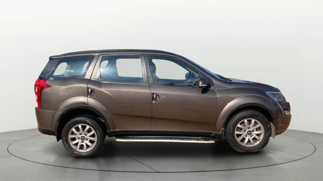View Mahindra XUV500 Image 28 Used Mahindra XUV500 Image 28