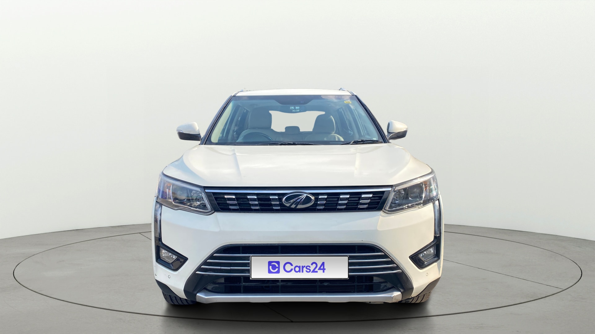View 2019 Mahindra XUV300 W4 Petrol BS IV Image 1 Used 2019 Mahindra XUV300 W4 Petrol BS IV Image 1
