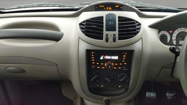 View Mahindra Quanto Image 18 Used Mahindra Quanto Image 18