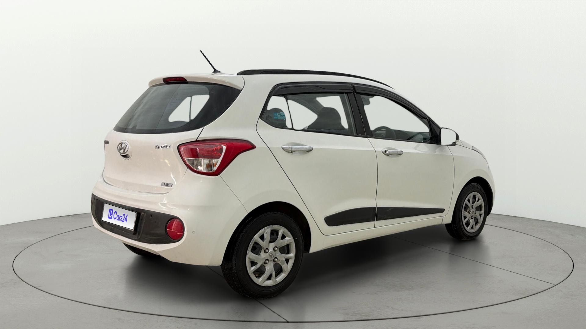 View 2017 Hyundai Grand i10 1.2 Sportz(O) Petrol Image 42 Used 2017 Hyundai Grand i10 1.2 Sportz(O) Petrol Image 42