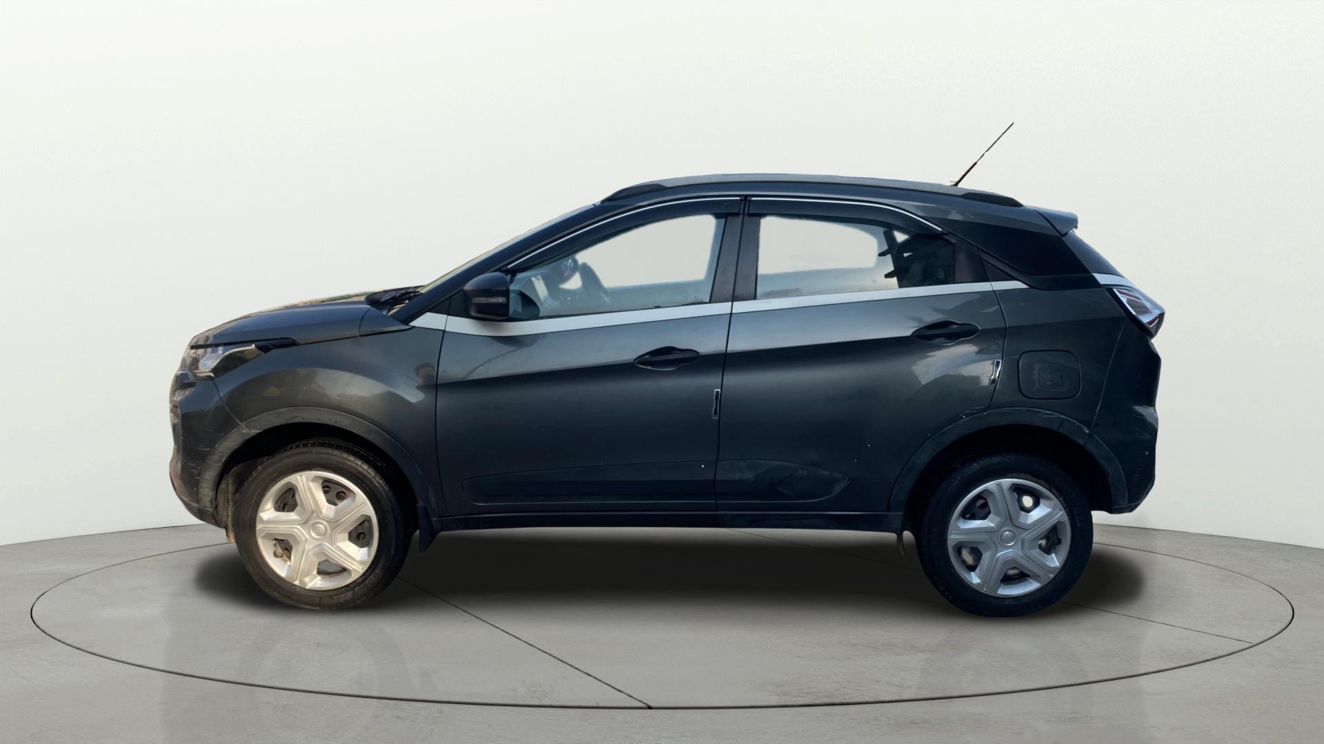 View 2022 Tata Nexon Revotron XE Image 5 Used 2022 Tata Nexon Revotron XE Image 5