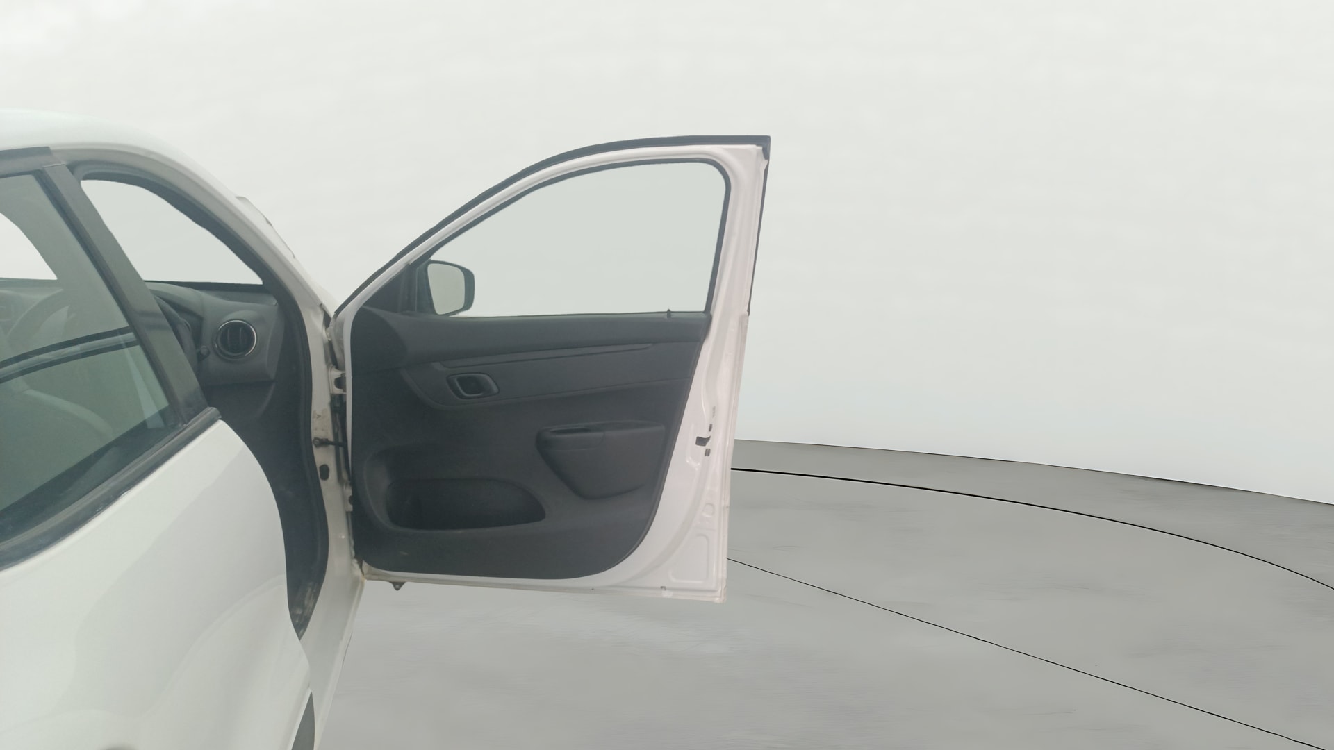 View 2017 Renault Kwid RXT 1.0 Image 44 Used 2017 Renault Kwid RXT 1.0 Image 44