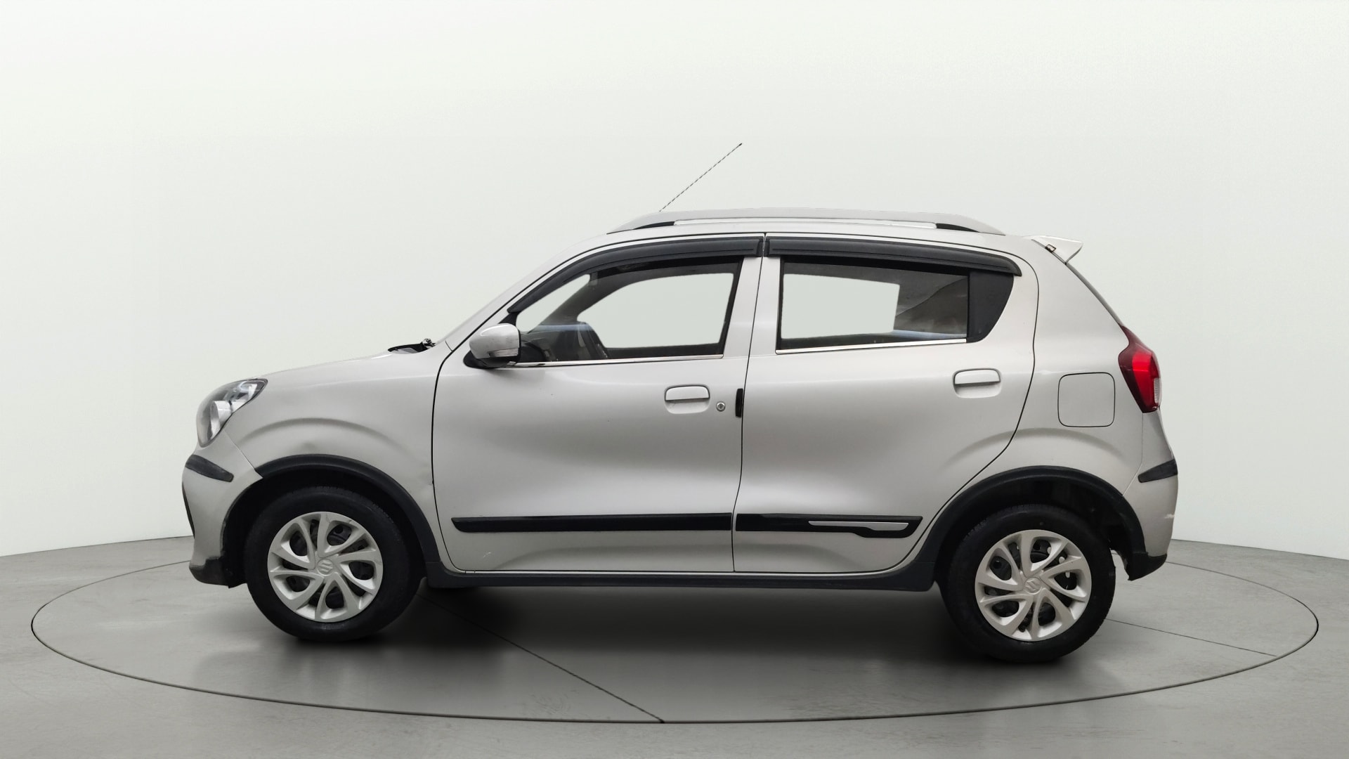 View 2022 Maruti Suzuki 1000 Base Variant Image 5 Used 2022 Maruti Suzuki 1000 Base Variant Image 5