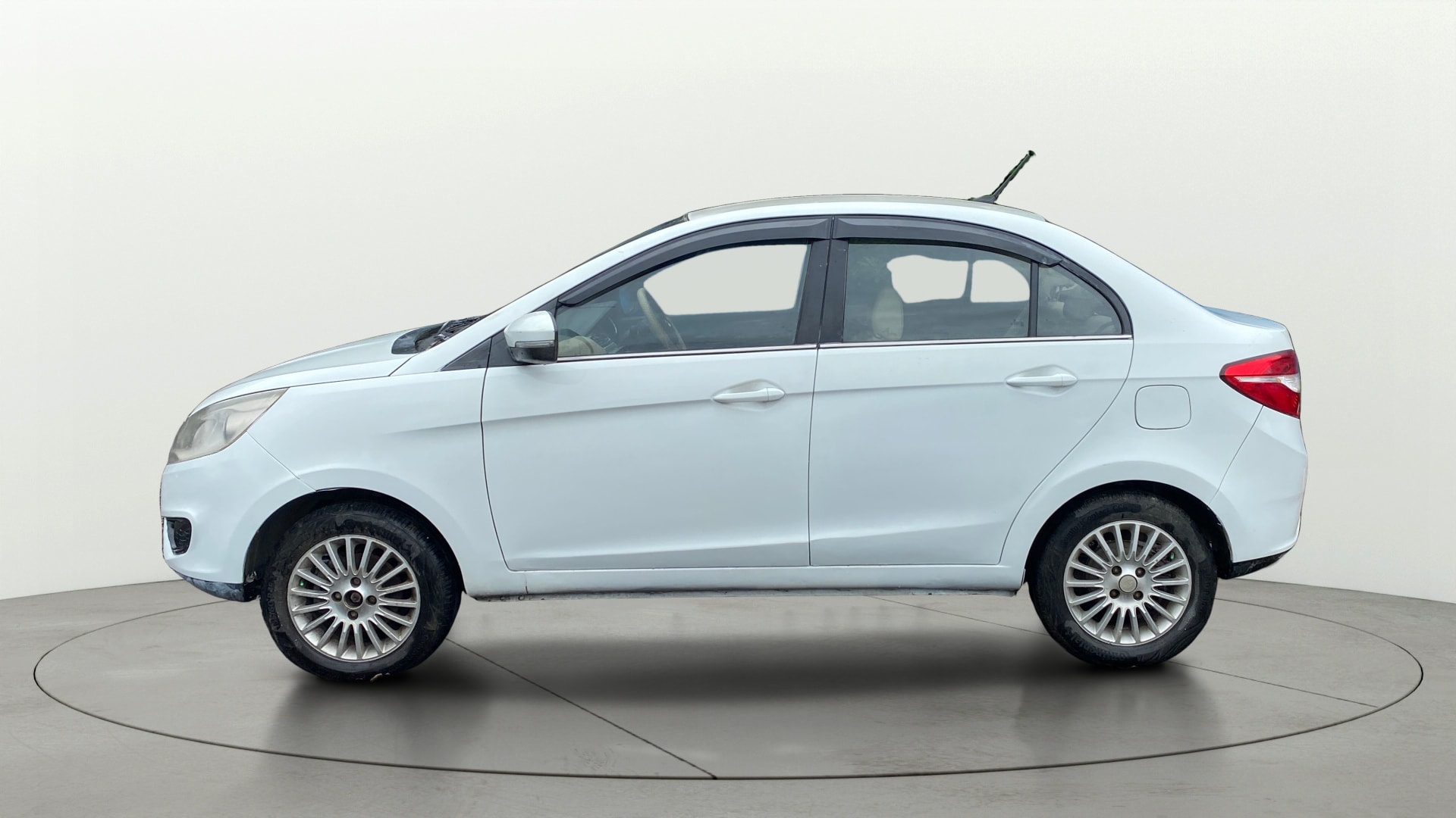 View 2015 Tata Zest XT Petrol Image 5 Used 2015 Tata Zest XT Petrol Image 5