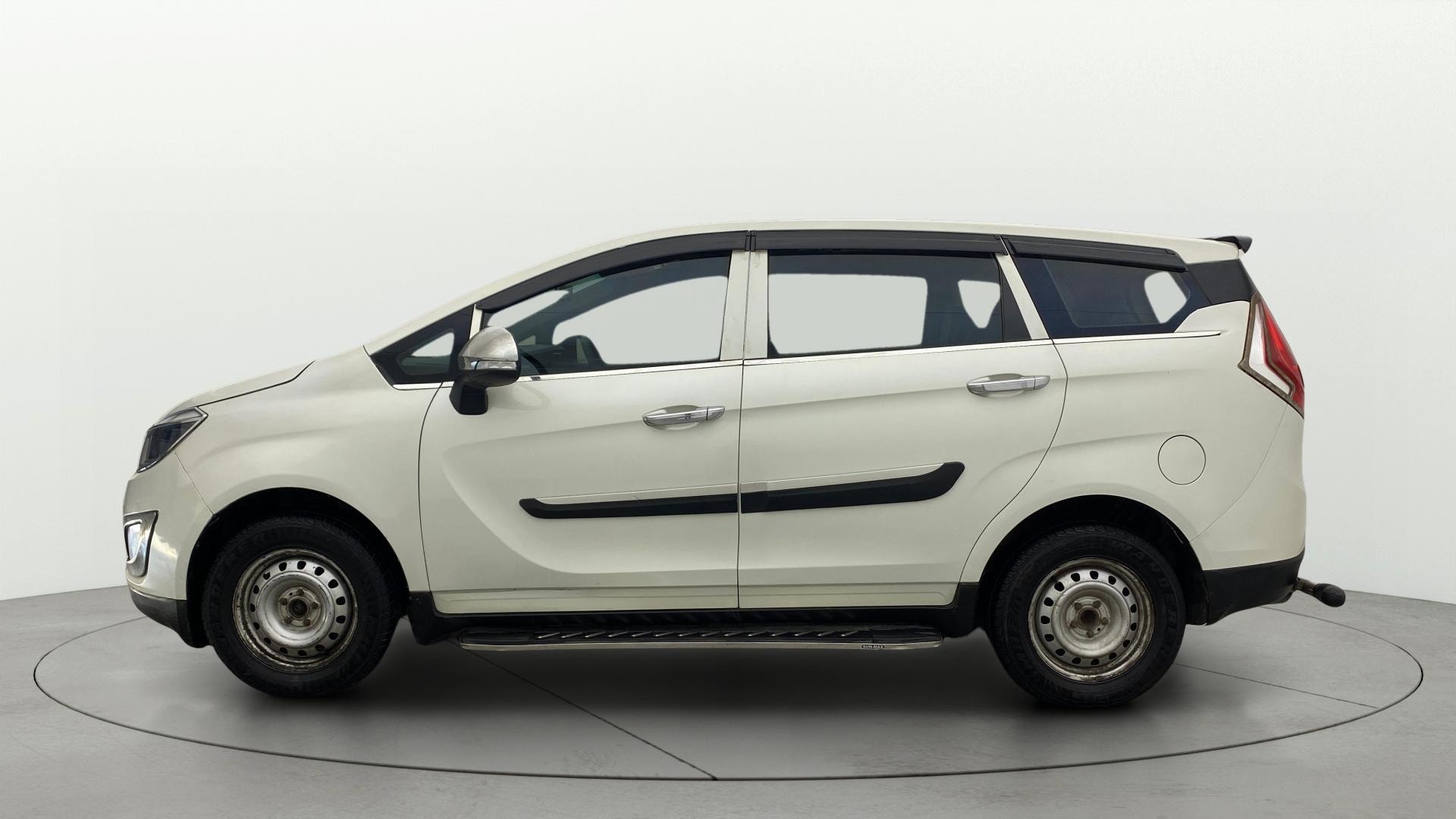 View 2019 Mahindra Marazzo M2 8-Seater Image 5 Used 2019 Mahindra Marazzo M2 8-Seater Image 5