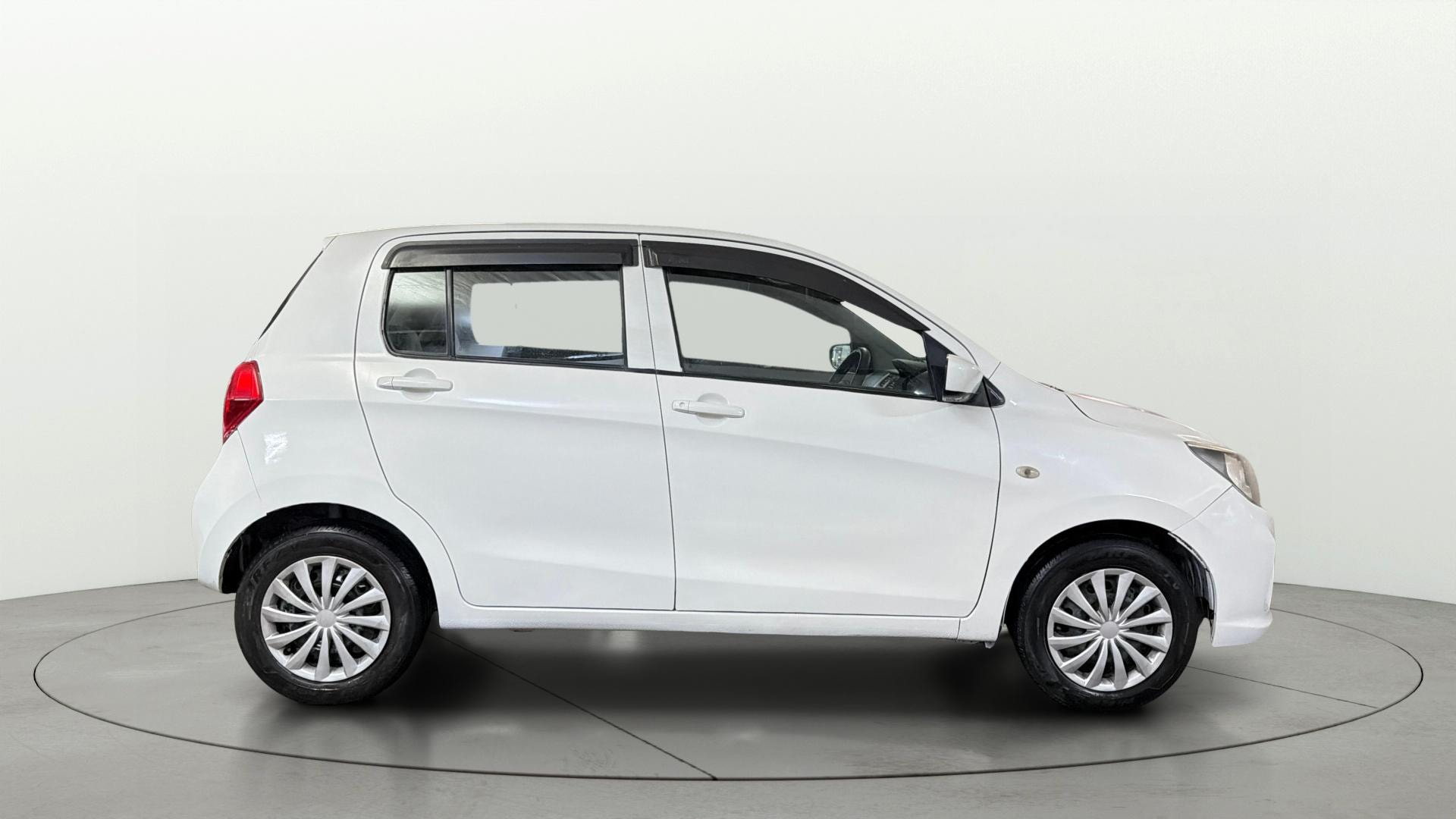 View 2018 Maruti Suzuki 1000 Base Variant Image 8 Used 2018 Maruti Suzuki 1000 Base Variant Image 8