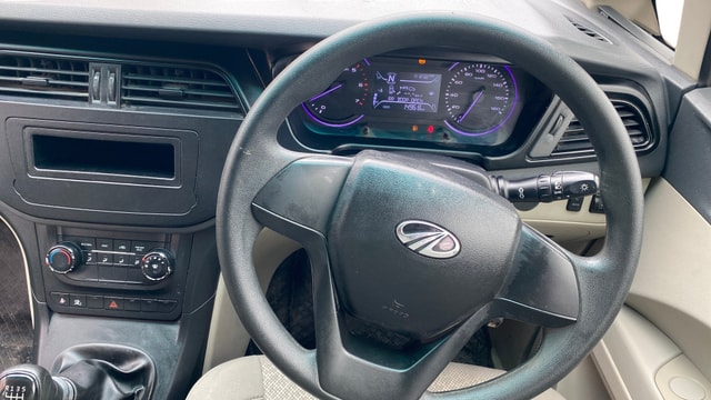 View Mahindra Marazzo Image 21 Used Mahindra Marazzo Image 21