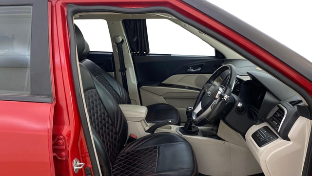 View Mahindra XUV300 Image 27 Used Mahindra XUV300 Image 27