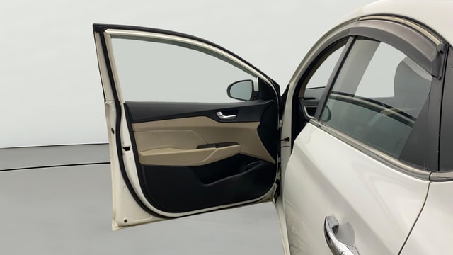 View Hyundai Verna Image 32 Used Hyundai Verna Image 32