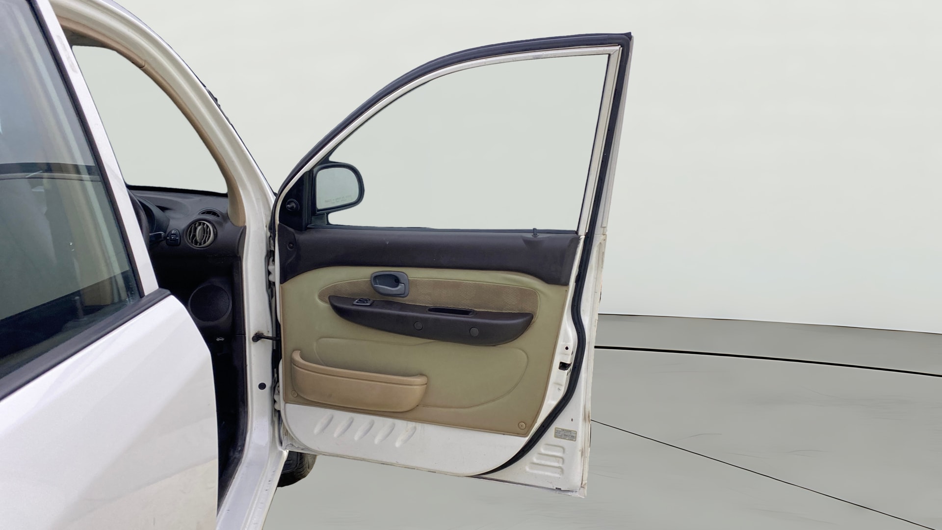 View 2013 Hyundai Santro Xing XE Image 43 Used 2013 Hyundai Santro Xing XE Image 43