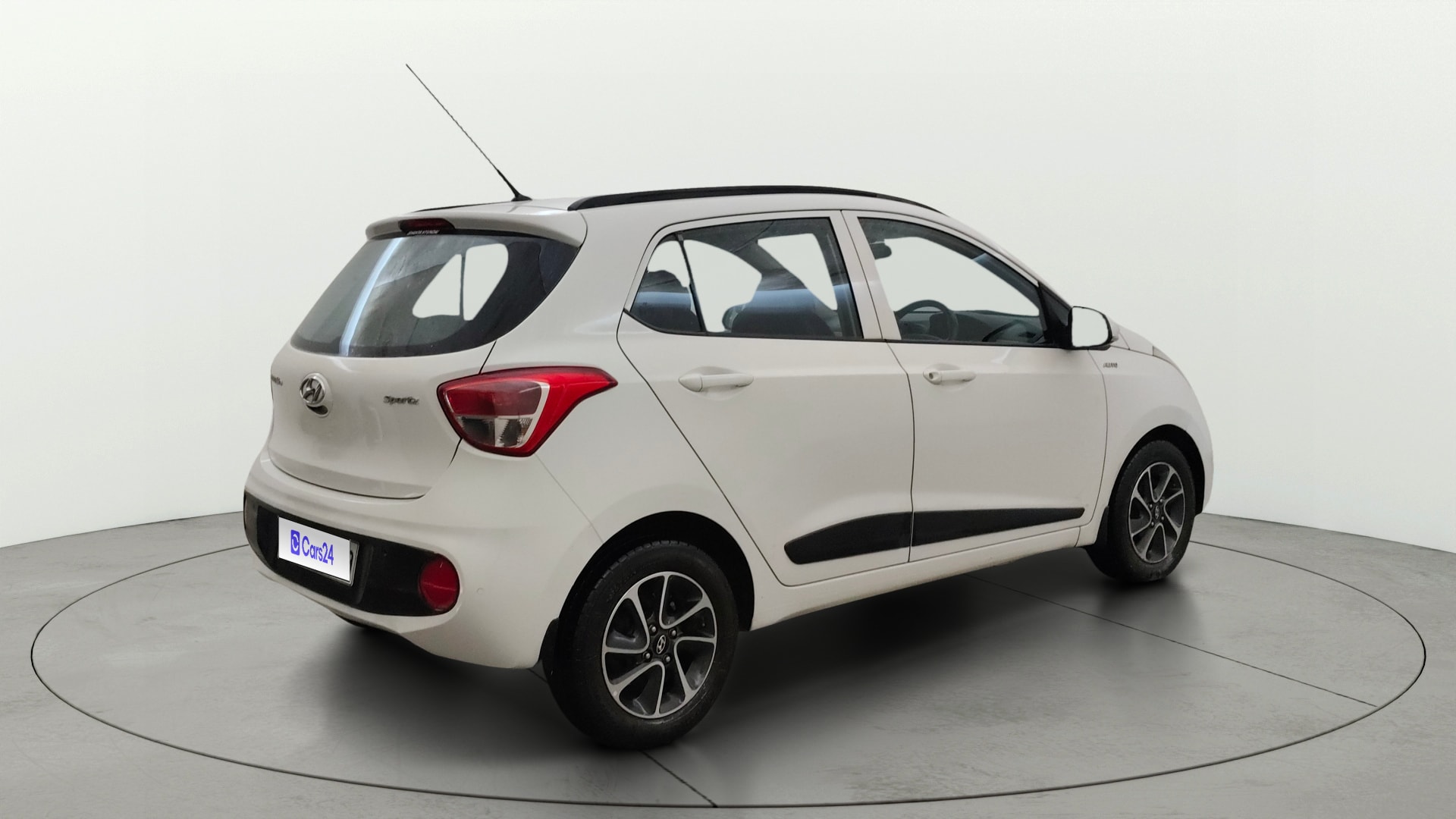 View 2018 Hyundai Grand i10 1.2 Sportz AT Petrol Image 42 Used 2018 Hyundai Grand i10 1.2 Sportz AT Petrol Image 42