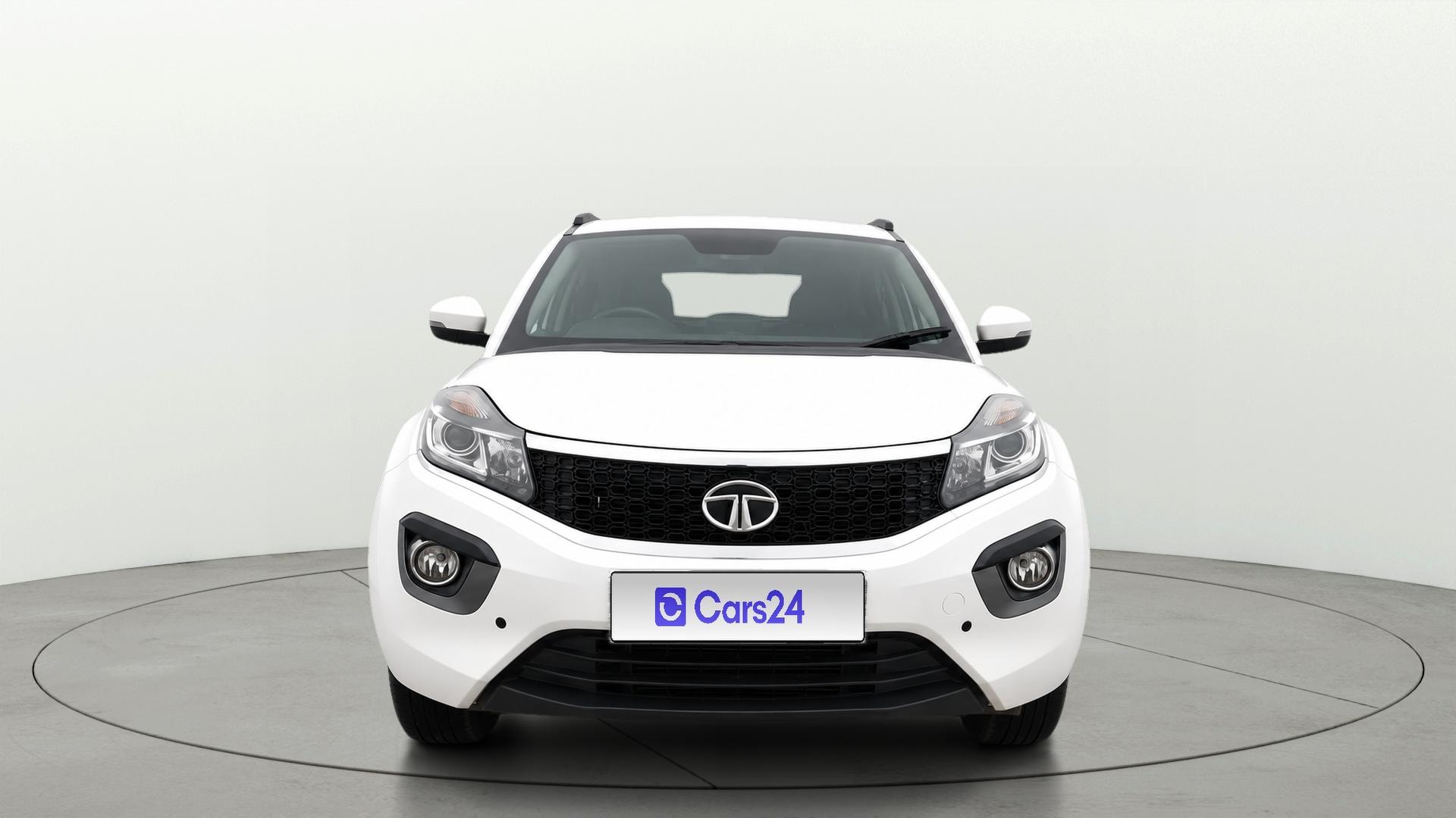 View 2018 Tata Nexon Revotron XE Image 1 Used 2018 Tata Nexon Revotron XE Image 1