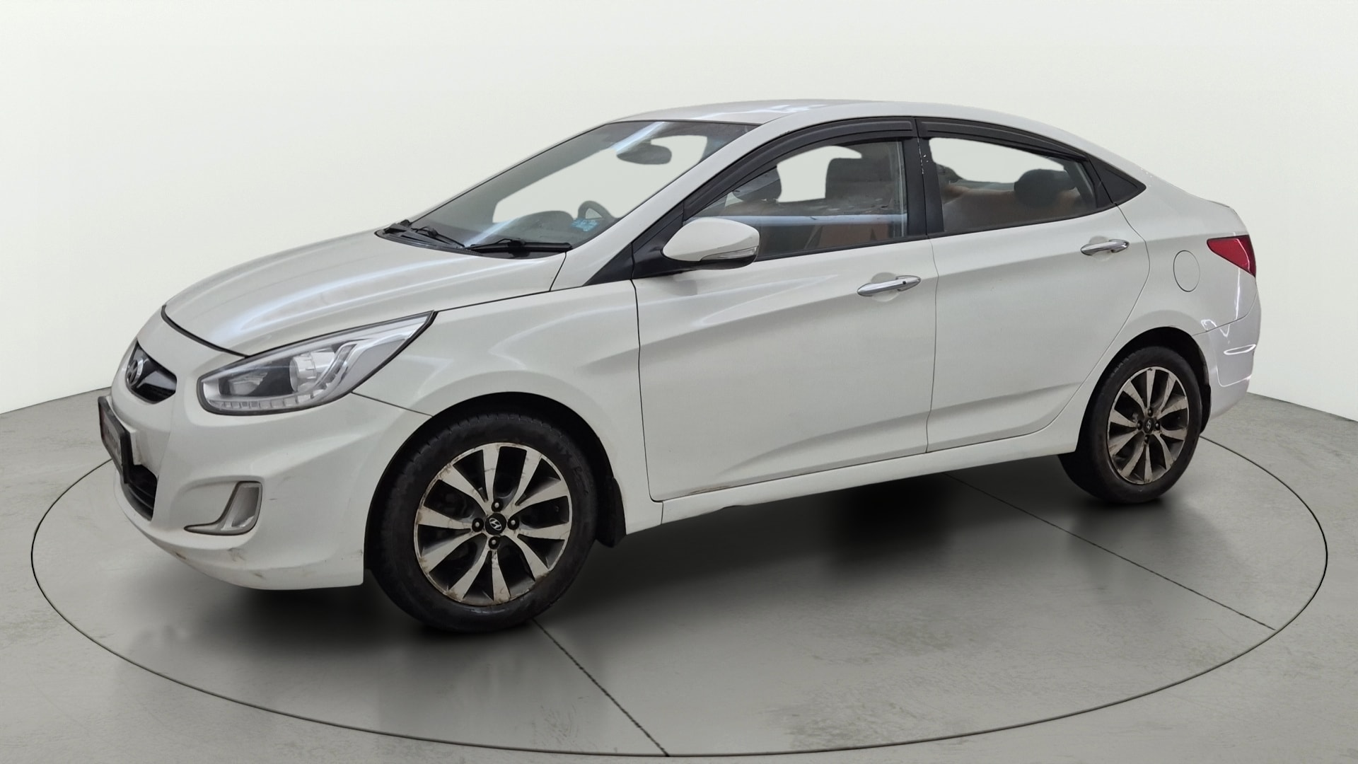 View 2014 Hyundai Fluidic Verna 1.6 CRDI SX AT Image 36 Used 2014 Hyundai Fluidic Verna 1.6 CRDI SX AT Image 36