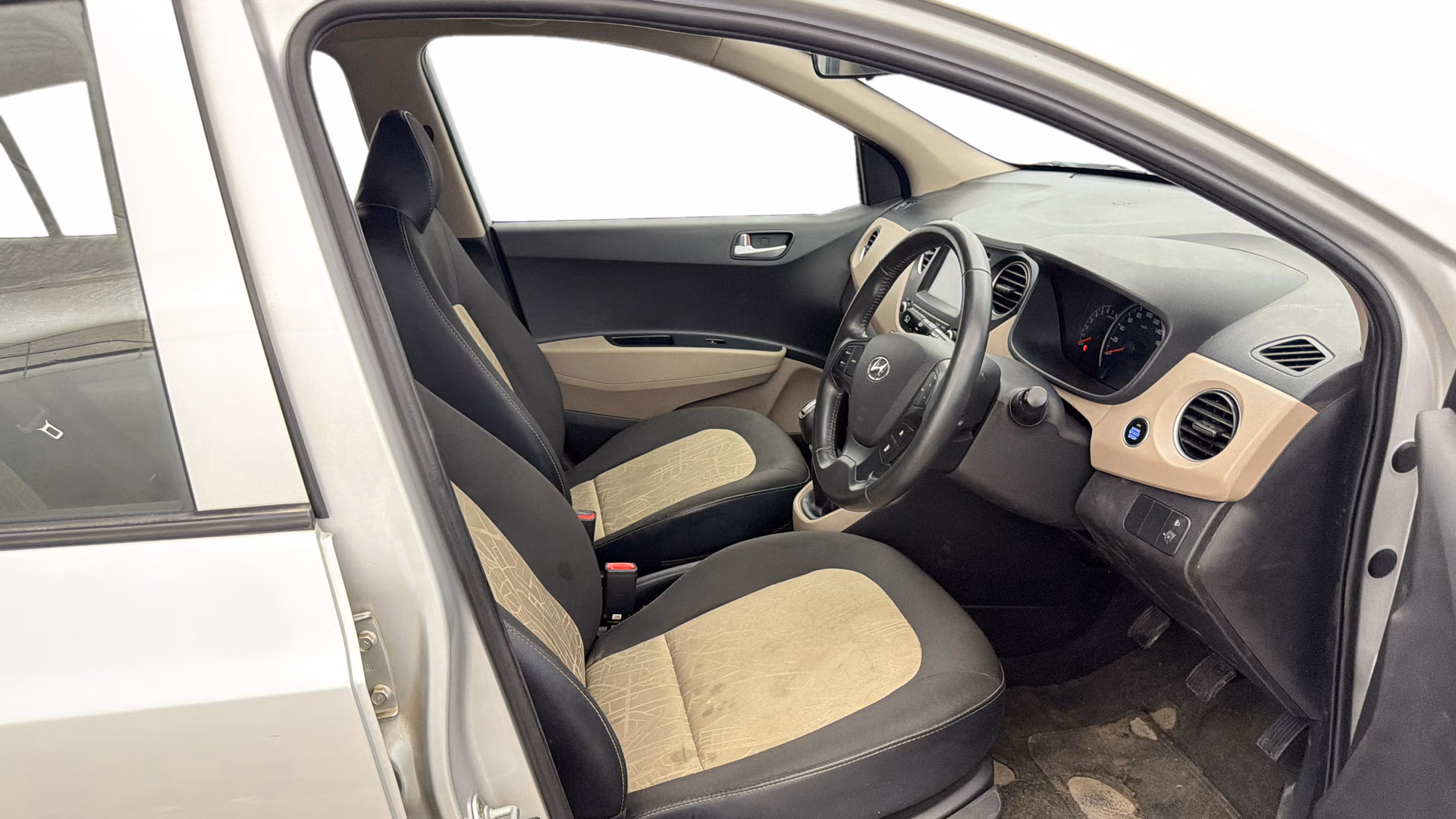 View 2017 Hyundai Grand i10 1.2 Asta Petrol Image 26 Used 2017 Hyundai Grand i10 1.2 Asta Petrol Image 26