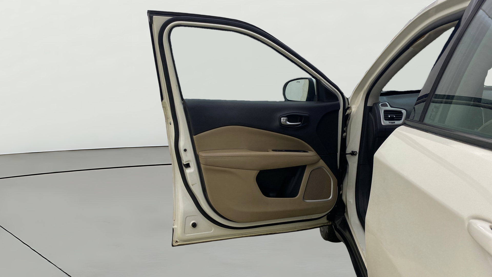 View 2017 Jeep Compass Longitude (O) 2.0 Diesel MT Image 36 Used 2017 Jeep Compass Longitude (O) 2.0 Diesel MT Image 36