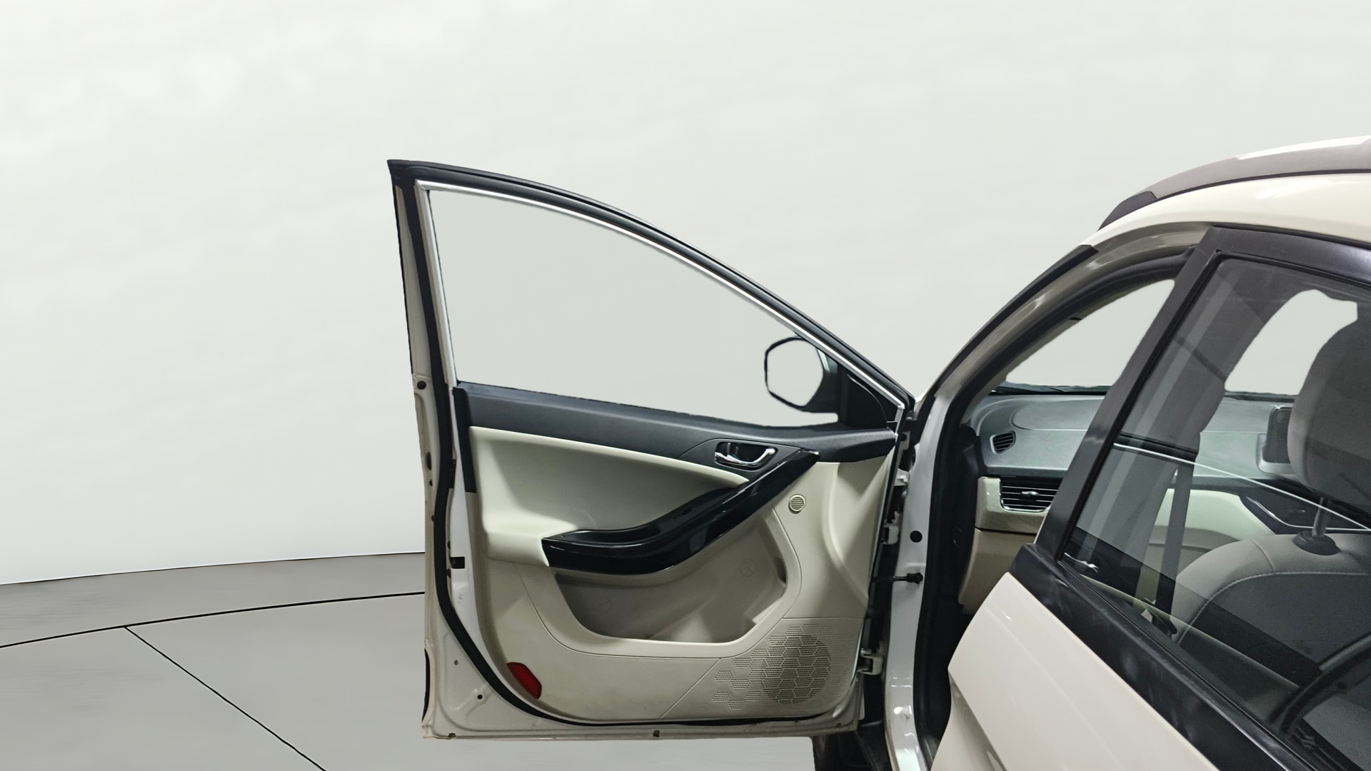 View 2022 Tata Nexon Revotron XZ Plus Image 37 Used 2022 Tata Nexon Revotron XZ Plus Image 37
