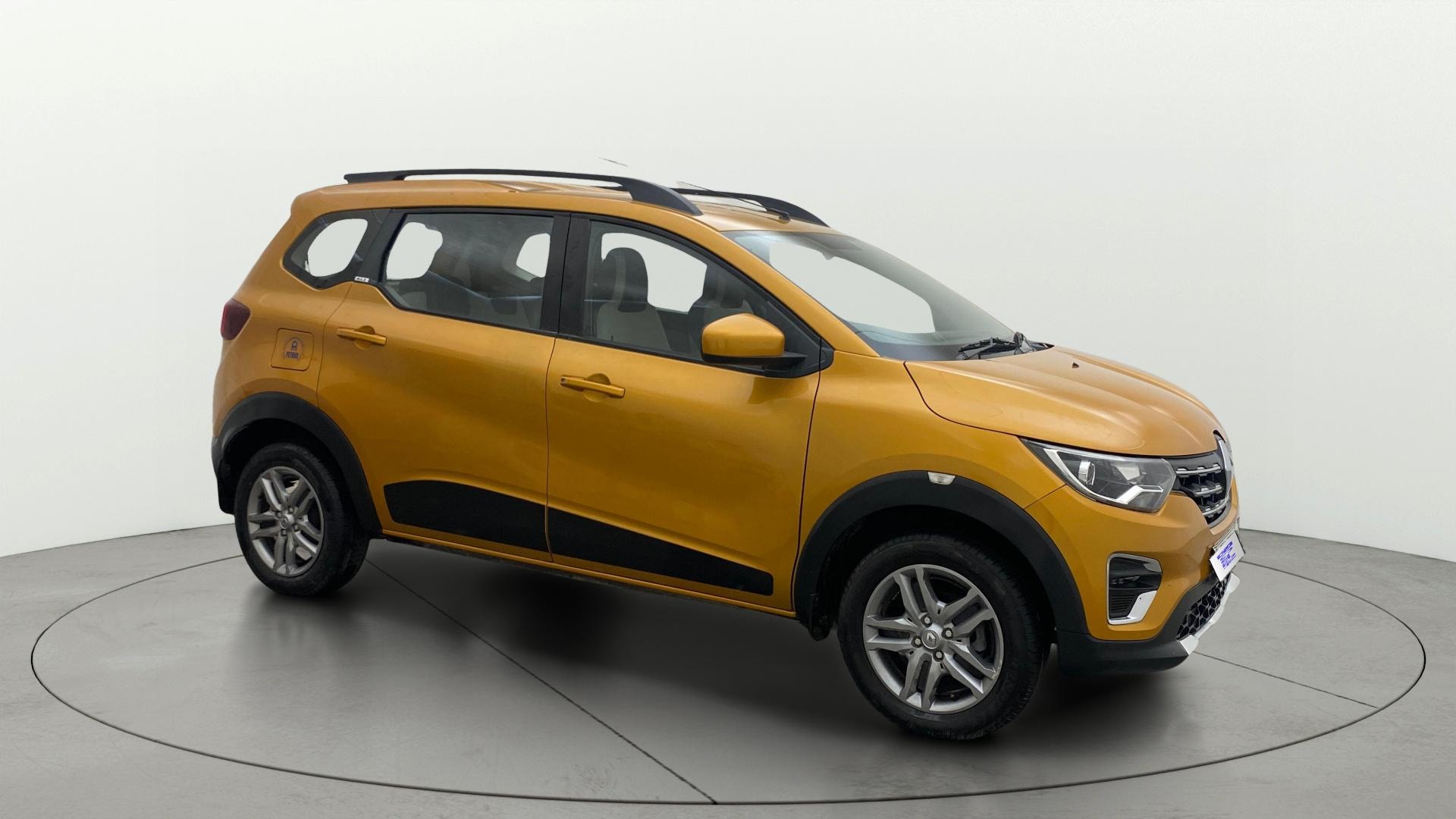 View 2021 Renault Triber RXZ AMT Image 37 Used 2021 Renault Triber RXZ AMT Image 37