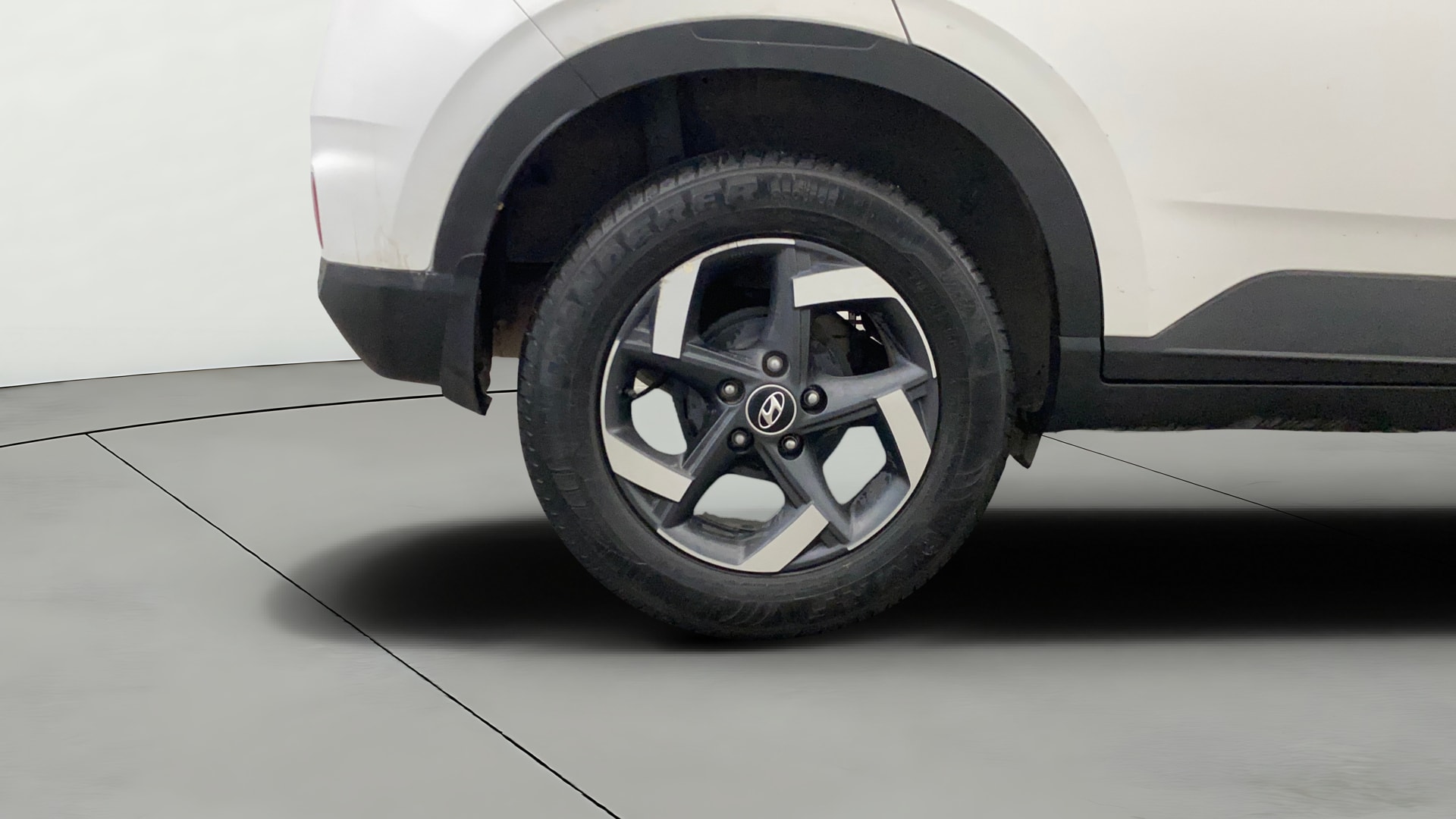 View 2019 Hyundai Venue SX Plus 1.0 Petrol AT Image 33 Used 2019 Hyundai Venue SX Plus 1.0 Petrol AT Image 33