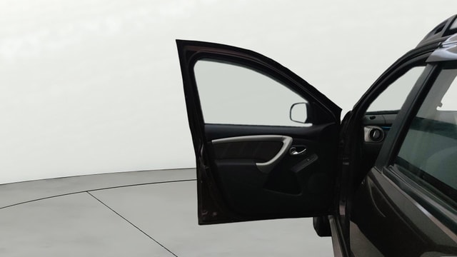 View Renault Duster Image 30 Used Renault Duster Image 30