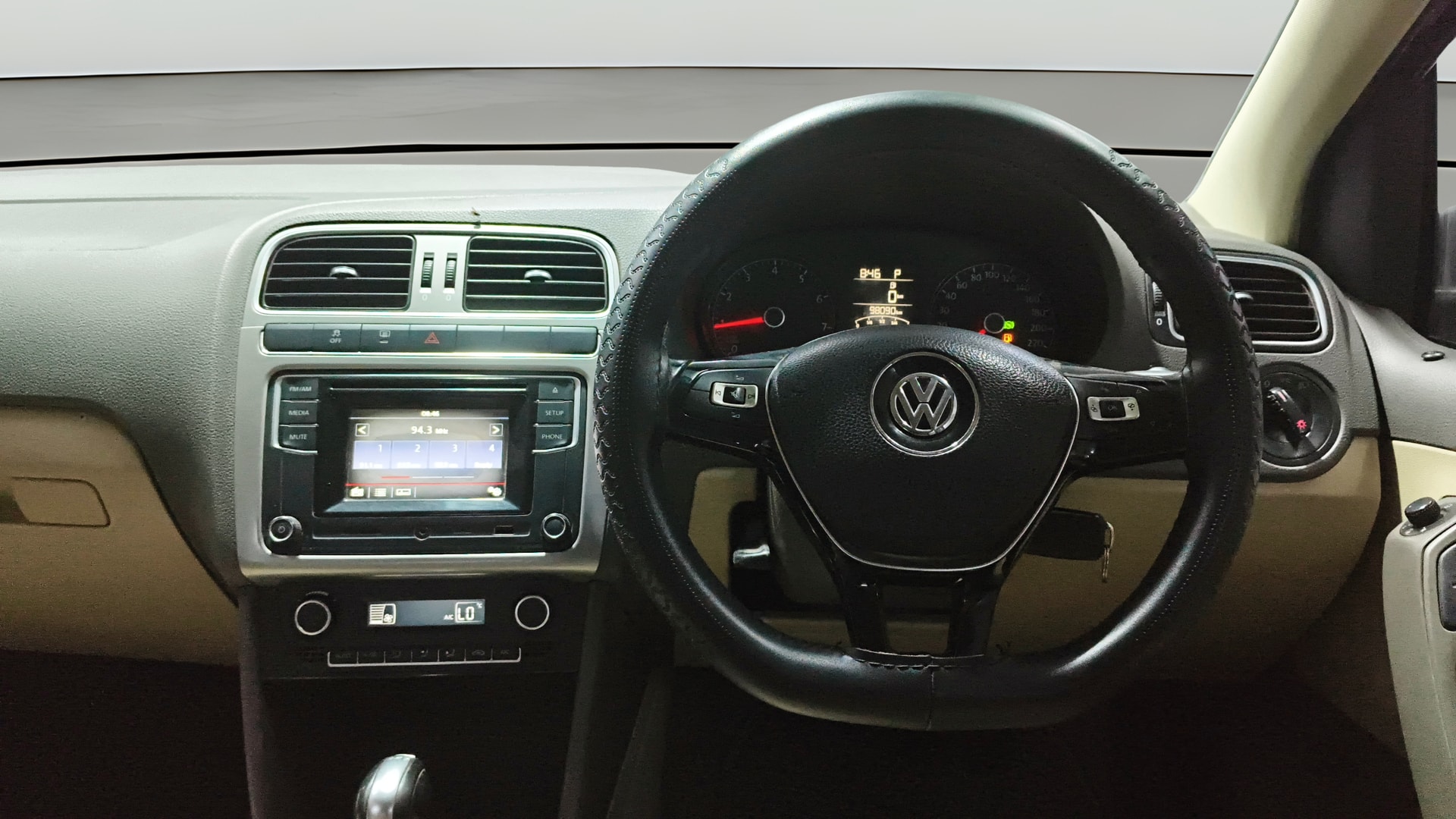View 2016 Volkswagen Vento DSG Image 13 Used 2016 Volkswagen Vento DSG Image 13