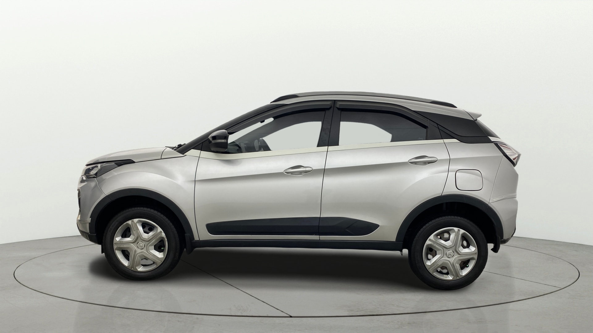 View 2020 Tata Nexon Revotron XZ Image 5 Used 2020 Tata Nexon Revotron XZ Image 5