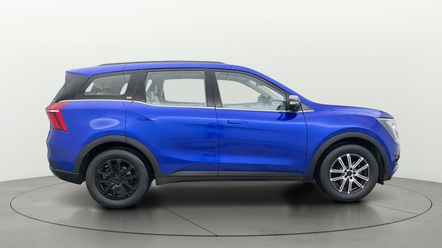 View Mahindra XUV700 Image 9 Used Mahindra XUV700 Image 9