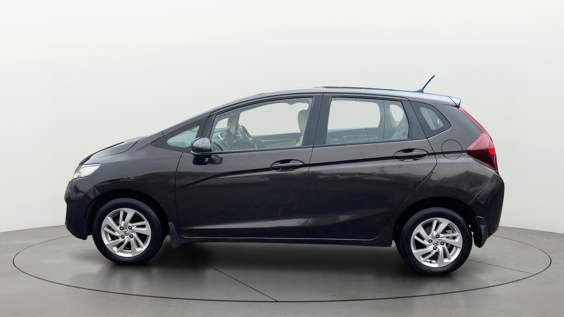 View 2017 Honda Jazz E MT Diesel Image 5 Used 2017 Honda Jazz E MT Diesel Image 5