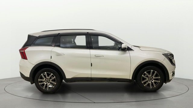 View Mahindra XUV700 Image 29 Used Mahindra XUV700 Image 29