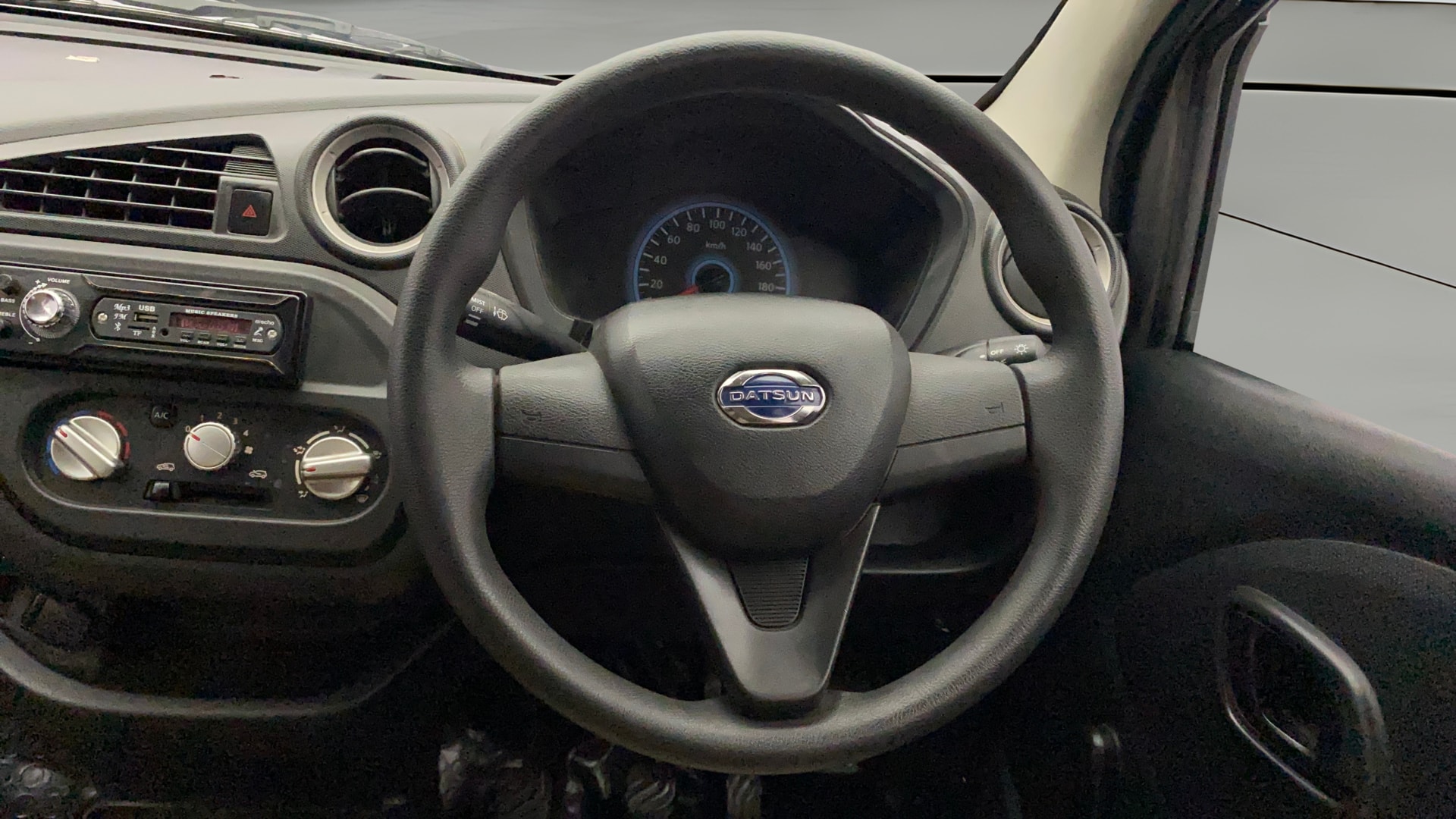 View 2018 Datsun Redi GO A Image 12 Used 2018 Datsun Redi GO A Image 12