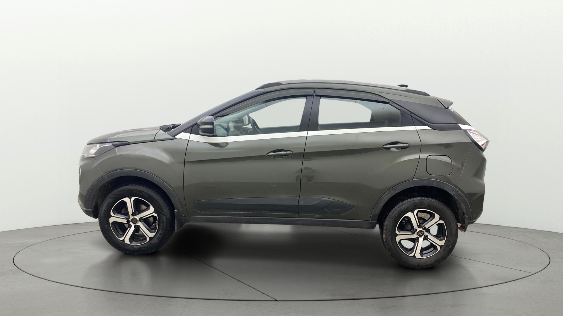 View 2023 Tata Nexon Revotron XE Image 5 Used 2023 Tata Nexon Revotron XE Image 5
