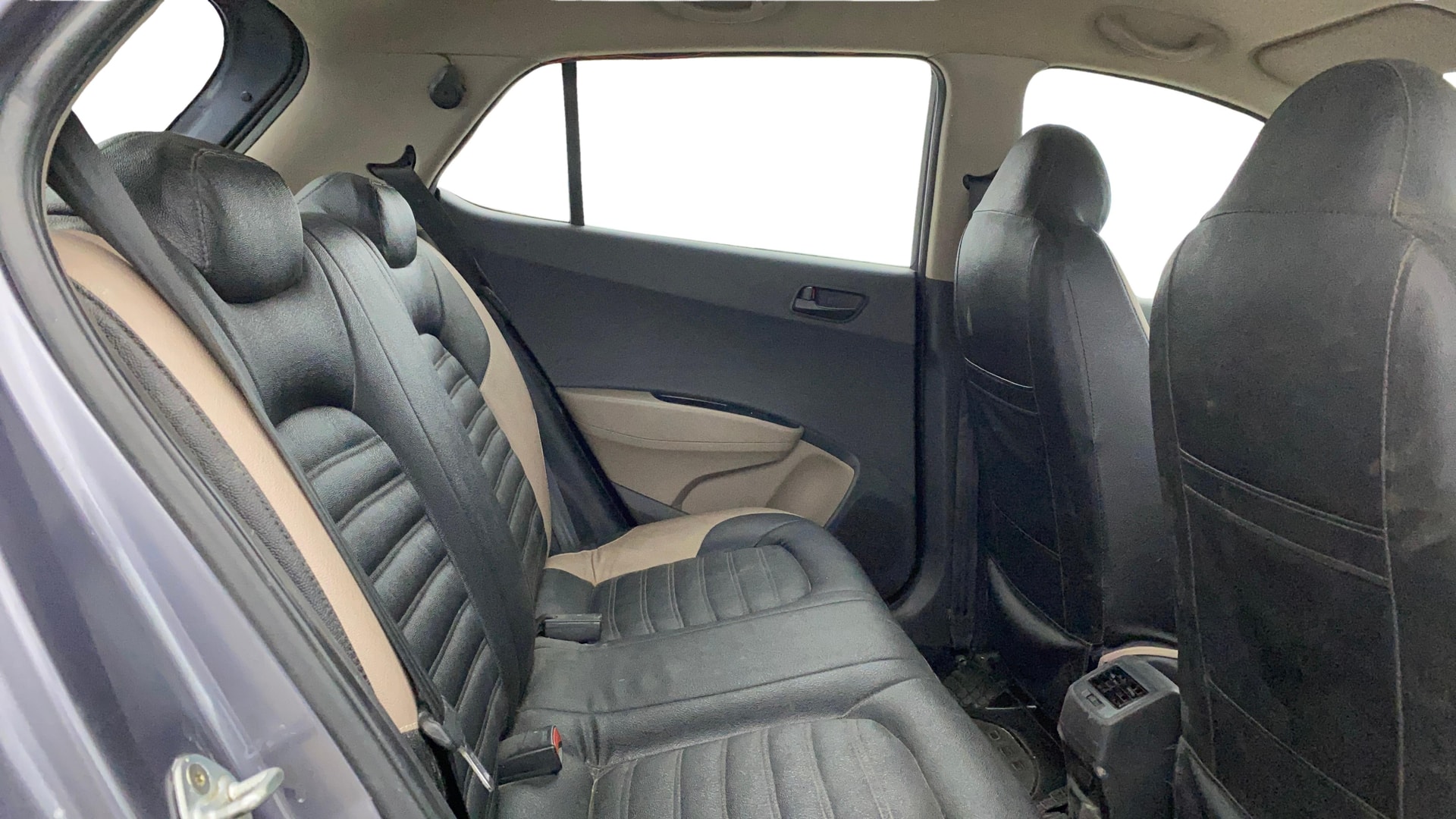 View 2017 Hyundai Grand i10 1.2 Magna Petrol AT Image 28 Used 2017 Hyundai Grand i10 1.2 Magna Petrol AT Image 28