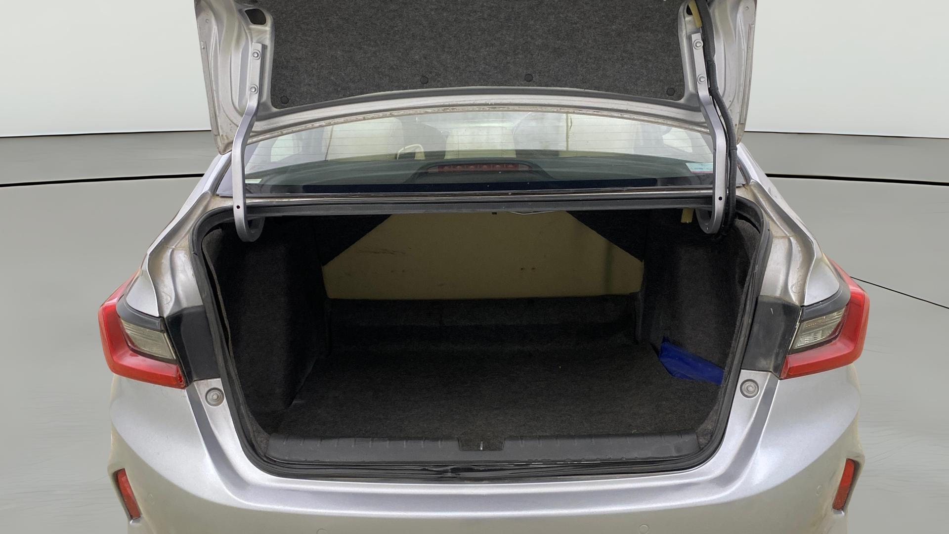 View 2021 Honda City ZX MT Diesel Anniversary Edition Image 40 Used 2021 Honda City ZX MT Diesel Anniversary Edition Image 40