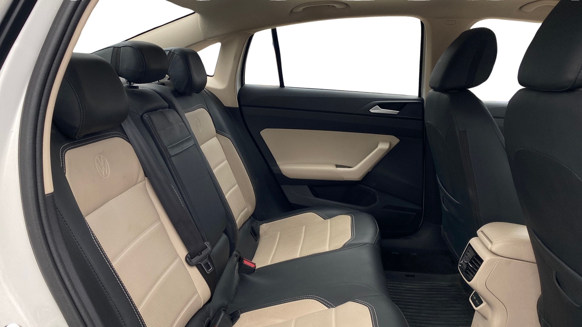View 2025 Volkswagen Virtus Highline Plus 1.0 TSI MT Image 38 Used 2025 Volkswagen Virtus Highline Plus 1.0 TSI MT Image 38