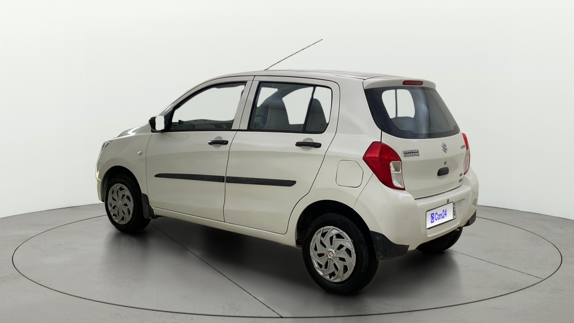 View 2016 Maruti Suzuki 1000 Base Variant Image 2 Used 2016 Maruti Suzuki 1000 Base Variant Image 2