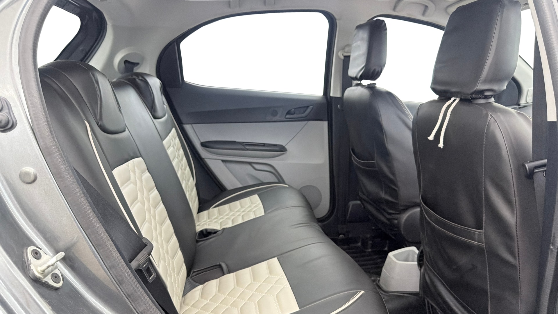View 2021 Tata Tiago Revotorq XB Image 34 Used 2021 Tata Tiago Revotorq XB Image 34