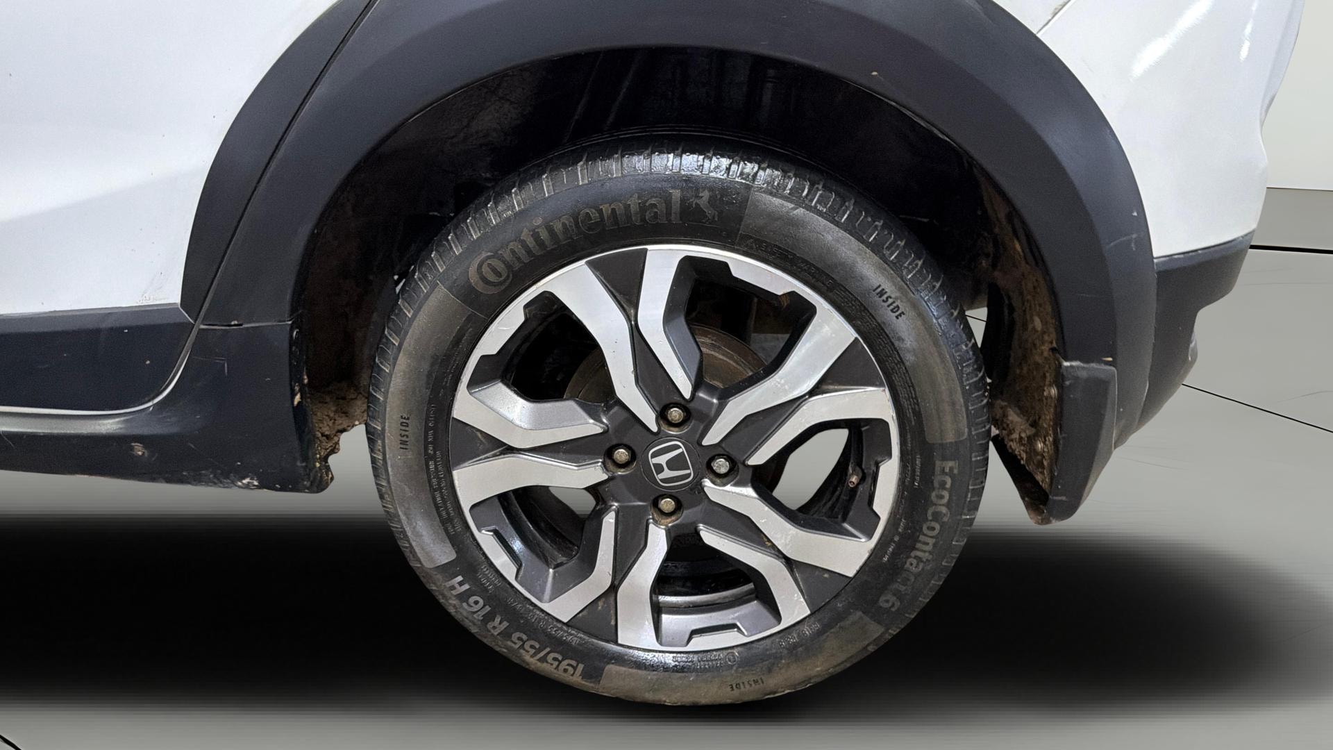View 2018 Honda WR-V S MT Diesel Edge Edition Image 11 Used 2018 Honda WR-V S MT Diesel Edge Edition Image 11