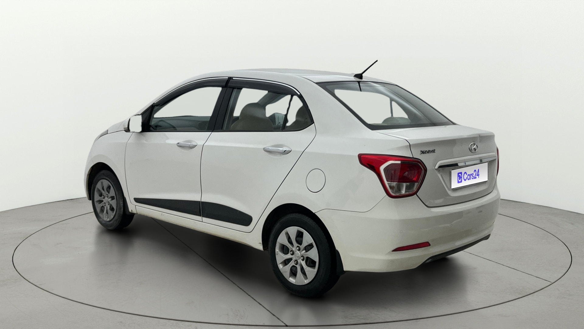 View 2015 Hyundai Xcent S Petrol Image 2 Used 2015 Hyundai Xcent S Petrol Image 2