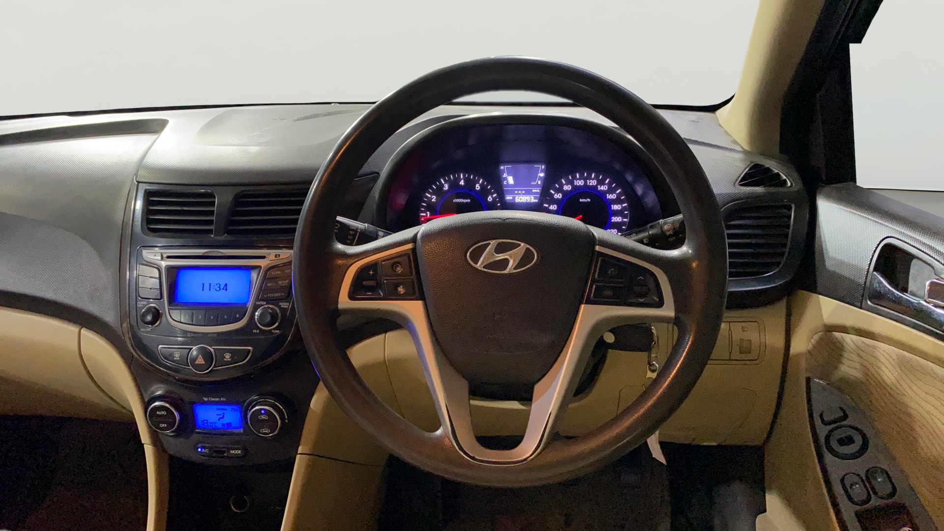 View 2015 Hyundai Fluidic Verna 1.4 VTVT CX Image 20 Used 2015 Hyundai Fluidic Verna 1.4 VTVT CX Image 20